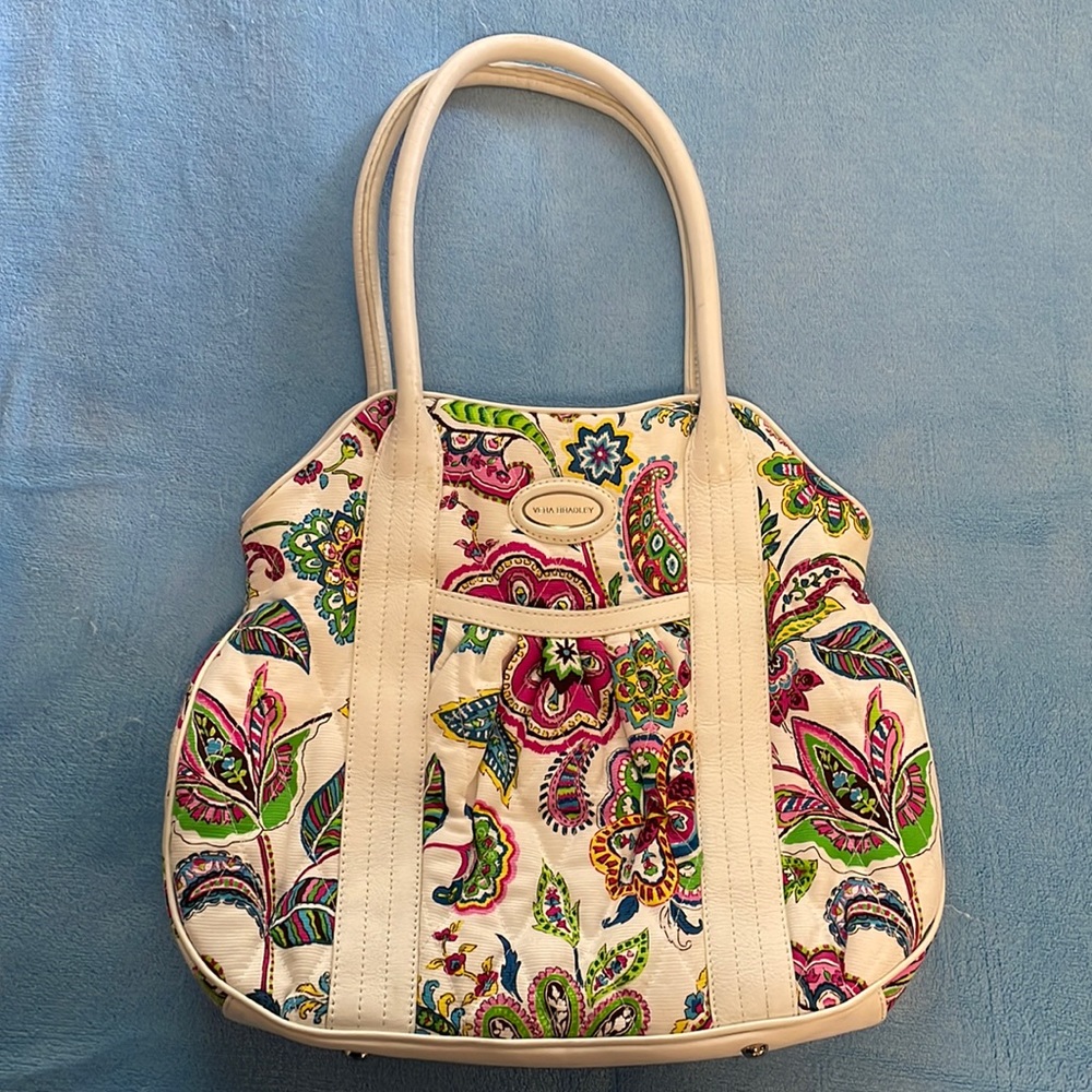 Vera Bradley white paisley